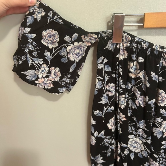 Off the shoulder floral top - Picture 4 of 5